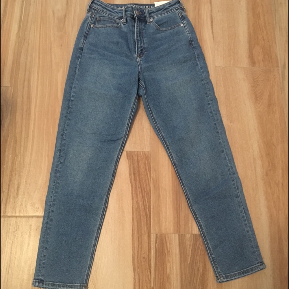 American Eagle Mom Jeans. Brand New.